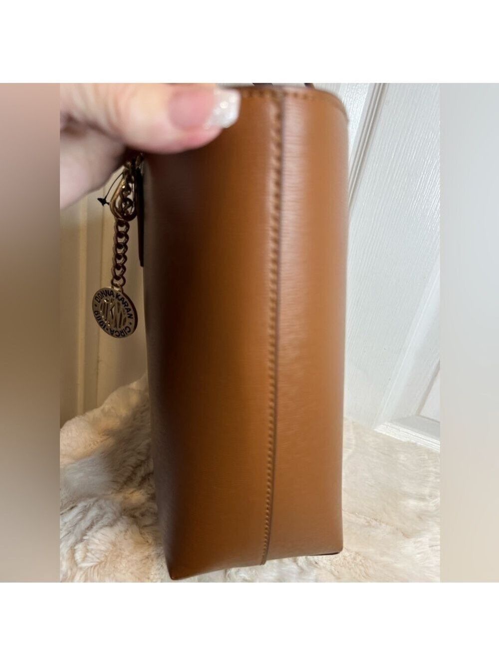DKNY BRYANT MEDIUM TOTE - Picture 6 of 15